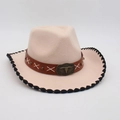 Sombrero de vaquero étnico de fieltro beige con banda de cuero y hebilla de cráneo de toro - Banda Ancha Marrón Toro de Cobre (LM0672) / Beige Borde Negro