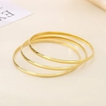 Set de tres brazaletes minimalistas apilables de acero chapado en oro de 18 quilates - Diámetro Interior 55*3,6 mm / Dorado (3 Anillos)