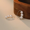 Eleganti orecchini a gancio in argento S925 con tre perle bianche tondeggianti - Oro Bianco