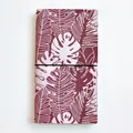 Carnet de voyage TN vintage avec motif feuilles de monstera bordeaux et bande élastique - Burgundy Tropical