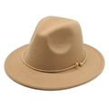 Classic wide brim felt fedora hat in light brown with stylish gold metal ring decoration - M (56-58cm) / Camel