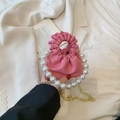 Borsa a tracolla rosa pieghettata con manico di perle e catena d'oro da bambina - Rosa Rossa