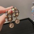 Vintage Champagner Perlenohrringe mit Kristallblumen für einen eleganten Look - Kaffeebraun