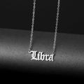 Collier zodiaque argenté avec pendentif Balance en écriture Old English sur noir - Balance