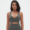 Vooraanzicht van donkergrijze naadloze yogaset met gekruiste sport-bh en legging met hoge taille - S / donkergrijs