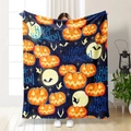 Coperta di flanella per Halloween con zucche e pipistrelli in stampa blu scuro - Stile Luna Piena Pipistrello Zucca Happy Halloween Blu Scuro (71033-24)