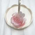 Chic pink gradient flower hair claw clip in resin for elegant beach resort hairstyling - Pink (Transparent Rose)