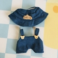 Blaues Puppenoutfit aus Denim mit Schlapphut und Latzhose für 17cm große Plüschfiguren - Passend für 17cm Puppe / Denim Anglerhut mit Öffnung + Bären-Knopf-Latzhose