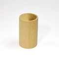 Diffuseur d'huiles essentielles cylindrique en bois avec rainure sur fond blanc pur - Teck Diffuseur Rond