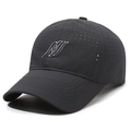 Dunkelgraue atmungsaktive Mesh-Baseballkappe mit silbernem Logo und Laser-Perforationen - Verstellbar / Dunkelgrau
