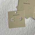 Elegante olivgrüne handgefertigte Schmuck-Displaykarten für Ohrringe Verpackung - 8*8cm / Ca. 100 Stück Karten mit Aufhängelöchern