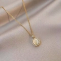 Collana rotante con pietra occhio di gatto e zirconi su sfondo di seta champagne - Stile Pendente Dorato Ruotabile a 360 Gradi (8170-360旋转项链)