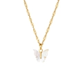 Gouden gedraaide ketting met iriserende witte schelp vlinder hanger op wit - Witte Schelp Vlinder Hanger Ketting