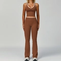 Set yoga marrone scuro da donna con bordi bianchi a contrasto e pantaloni svasati - Taglia S / Top E Pantaloni / Gilet + Pantaloni a Zampa / Marrone Tè di Betulla