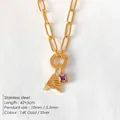 Collana in acciaio inossidabile con lettera A incisa e ciondolo in cristallo viola - Lettera A (XNL0079)