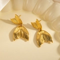 Elegante 18k vergulde roestvrijstalen vissenstaart oorbellen met geborstelde textuur - Geborstelde meerminstaartstijl (#0890)