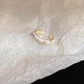 Verstellbarer weißer Emaille-Ring mit goldenem Blumenrelief im minimalistischen Stil - Weiße Sternenblume (55#)