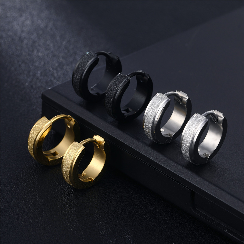 Minimalist 316L Surgical Stainless Steel Huggie Hoop Earrings For Men Women Sandblasted Frosted Step Design Surgical Steel Earrings Hypoallergenic Jewelry Gift