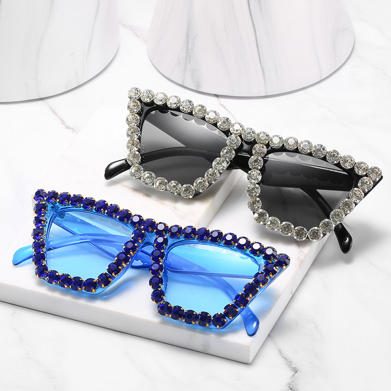 Wholesale Oversized Square Sunglasses with Rhinestone PC Frame For Women - Everful