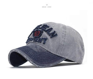 Dettaglio cappellino da baseball vintage in cotone lavato con ricamo 3D e cinturino regolabile
