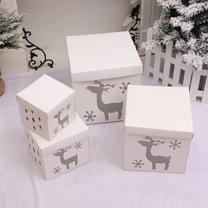 Christmas Reindeer Hollowed Gift Ornament LED Lighted Cardboard For Festive Home Mall Window Display Luminous Decoration