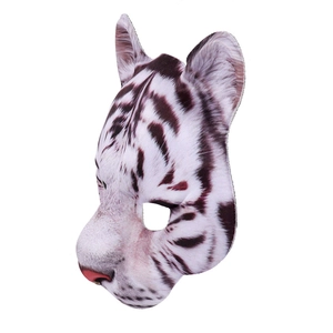Détails de profil d'un masque de tigre blanc avec rayures noires et nez rose clair
