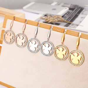 Boucles d'oreilles ange en acier titane avec cristaux en finitions rose, argent et or