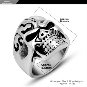Detailed view of skull ring dimensions showing 20.6mm width and 14.0g weight specifications