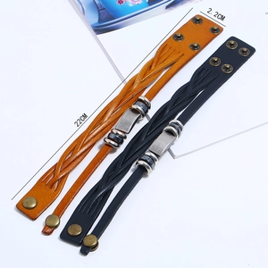 Braided leather bracelet set in black and brown with metal clasp and 22cm length display