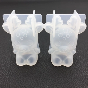 Détails de deux moules en silicone en forme de cerf 3D pour moulage de résine DIY