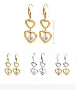 Détails de boucles d'oreilles triple cœur avec perles en finitions or et argent