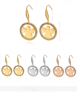 Vue détaillée des boucles d'oreilles ange en acier doré 18K avec dimensions