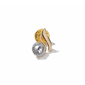 Golden musical eighth note brooch with a sparkling round zircon and a butterfly clutch back