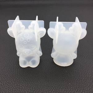 Détail du moule en silicone de cerf 3D pour bricolage en résine et plâtre sur fond noir