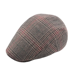 Classic plaid newsboy cap with vintage checkered pattern and wool-blend texture for unisex