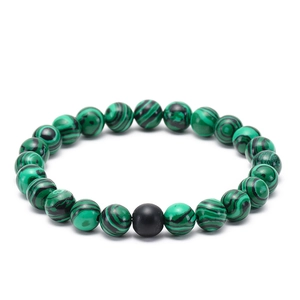 Bracelet en perles d'agate verte naturelle avec pierre de lave noire et design minimaliste