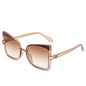 Fashion butterfly shaped oversized sunglasses with translucent tea frames and gradient lenses