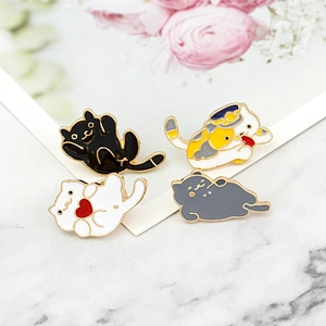 Cute Cartoon Cat Enamel Brooch Pins Animal Kitten Lapel Badges For Clothing Bags Backpacks Hat Accessory Alloy Drip Oil Pins
