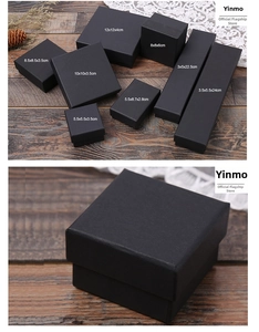 Vue détaillée de coffrets cadeaux en papier kraft noir mat pour colliers et bagues divers