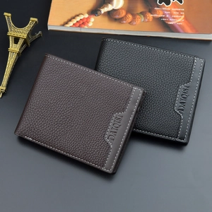 Herren-Bifold-Geldbörse aus Leder mit Lychee-Narbung und Kontrastnähten und Logo