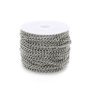 2mm silberne Eisenpanzerkette auf weißer Spule für DIY handgefertigten Schmuck