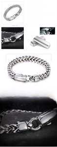Macro detail of silver V-shape titanium steel men's bracelet with 22cm length specifications