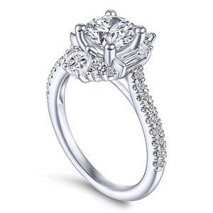 Anello di fidanzamento in oro bianco con zircone rotondo, pietre baguette e pavé