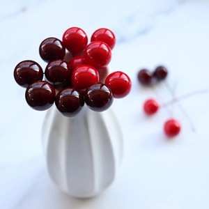 Bacche artificiali da 16mm rosse e bordeaux in vaso di ceramica per decorazione casa