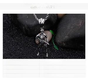 Macro detail of stainless steel soldier pendant with textured rope chain and weight specs