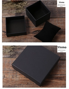 Détail de la boîte cadeau carrée en papier kraft noir avec coussin pour bijoux