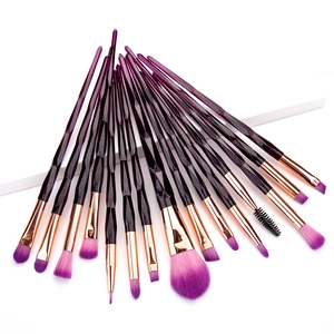 Detail of 15pcs purple diamond handle makeup brush set with soft gradient synthetic bristles