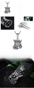 Detail showing skull eagle pendant dimensions 44mm by 35mm in silver stainless steel