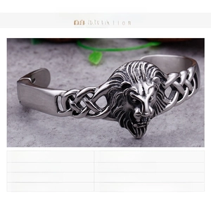 Bracciale a fascia in acciaio inossidabile a forma di C con testa di leone e nodi celtici