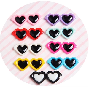 Colorful mini heart-shaped resin sunglasses for DIY doll accessories and crafts
